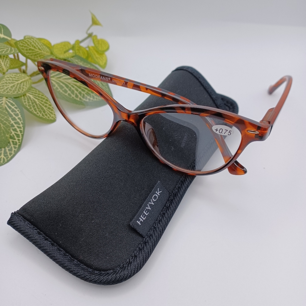 ✨️ 5 for $15 - Tortoise Shell +0.75 Reading Glasses